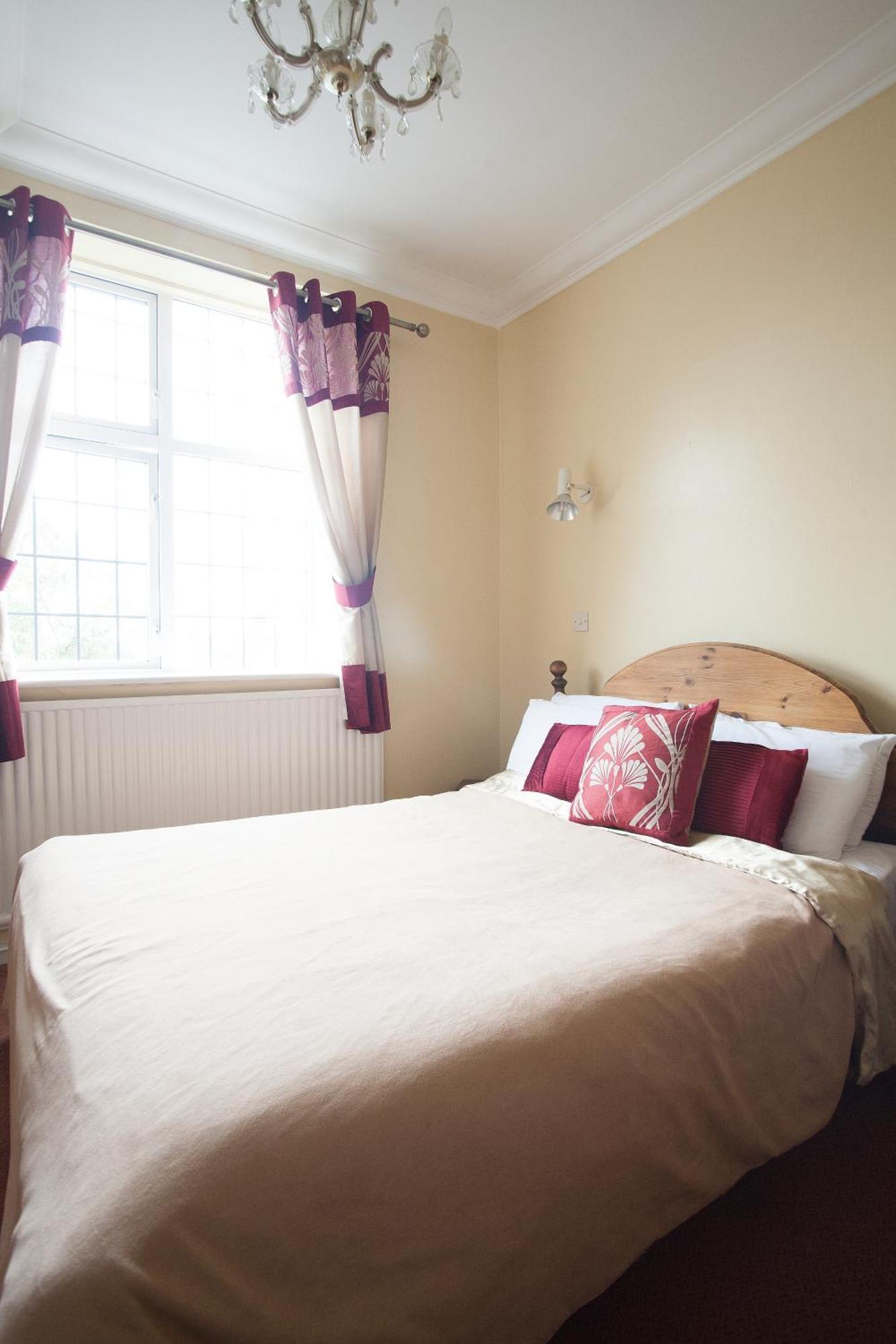 Barons Court Hotel Wolverhampton Esterno foto
