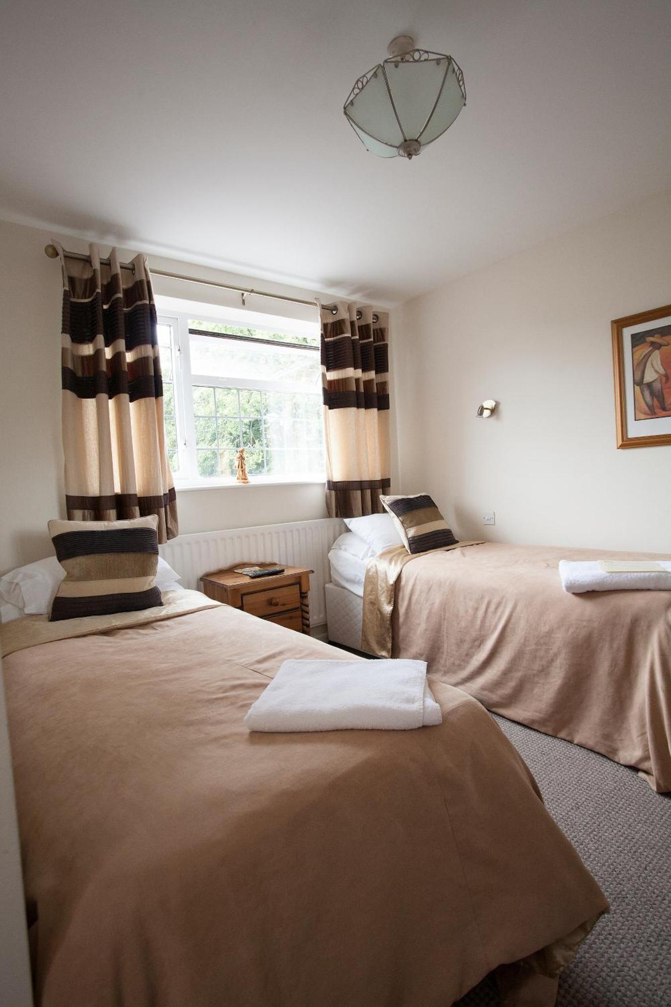 Barons Court Hotel Wolverhampton Esterno foto