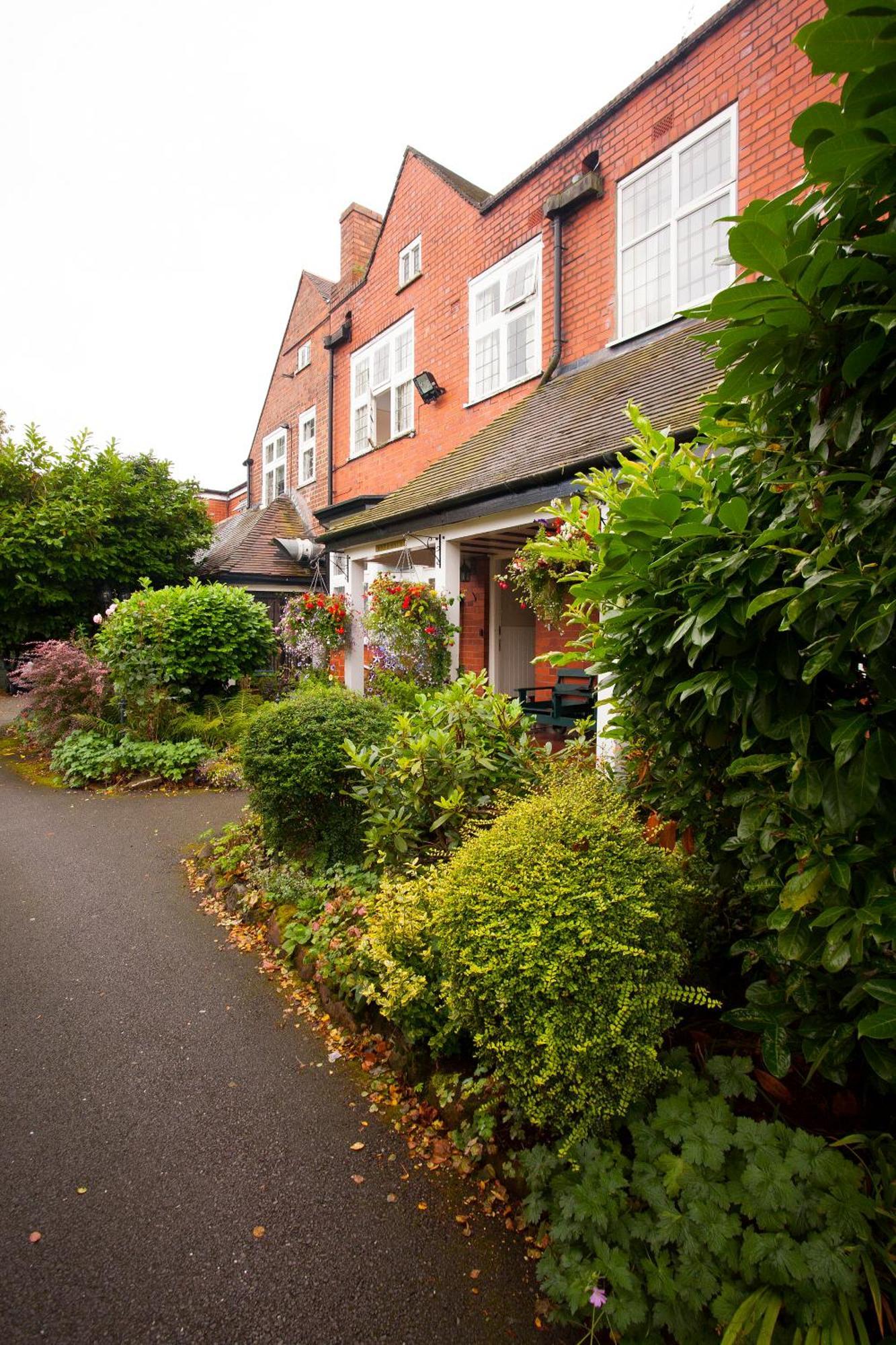 Barons Court Hotel Wolverhampton Esterno foto