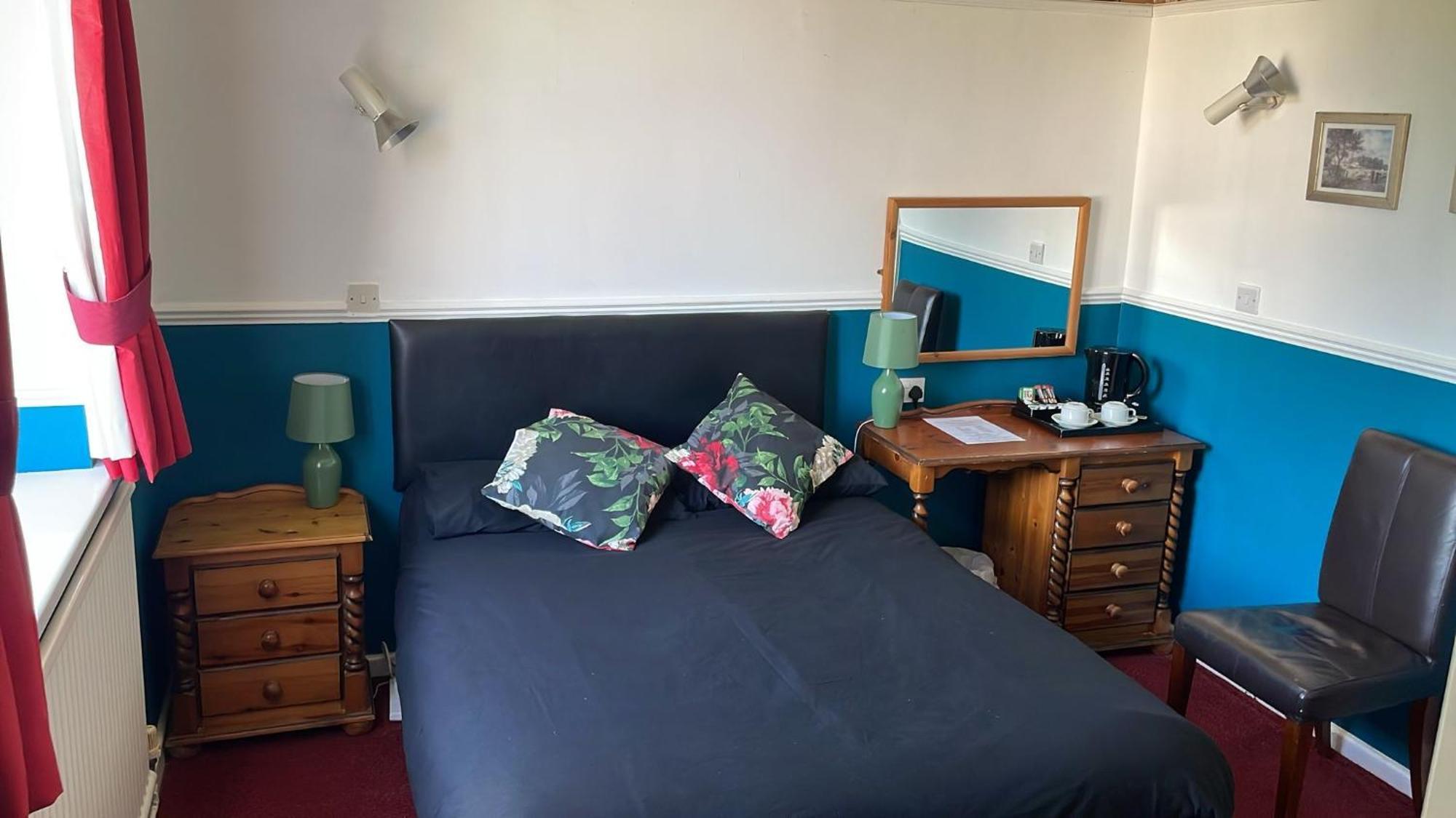 Barons Court Hotel Wolverhampton Esterno foto