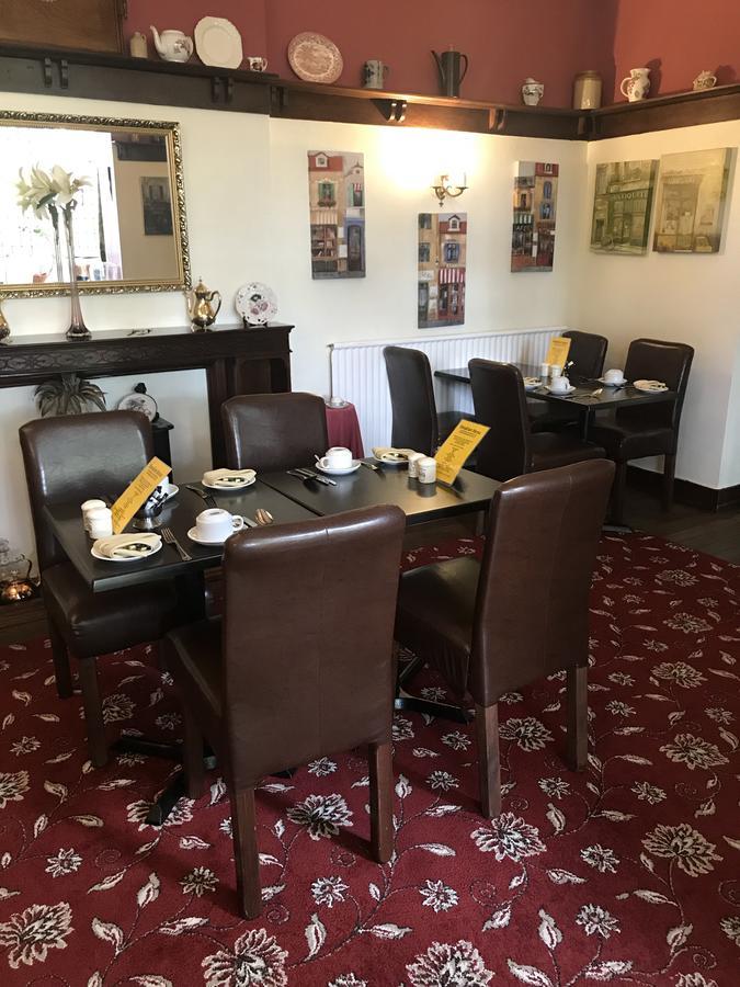 Barons Court Hotel Wolverhampton Esterno foto