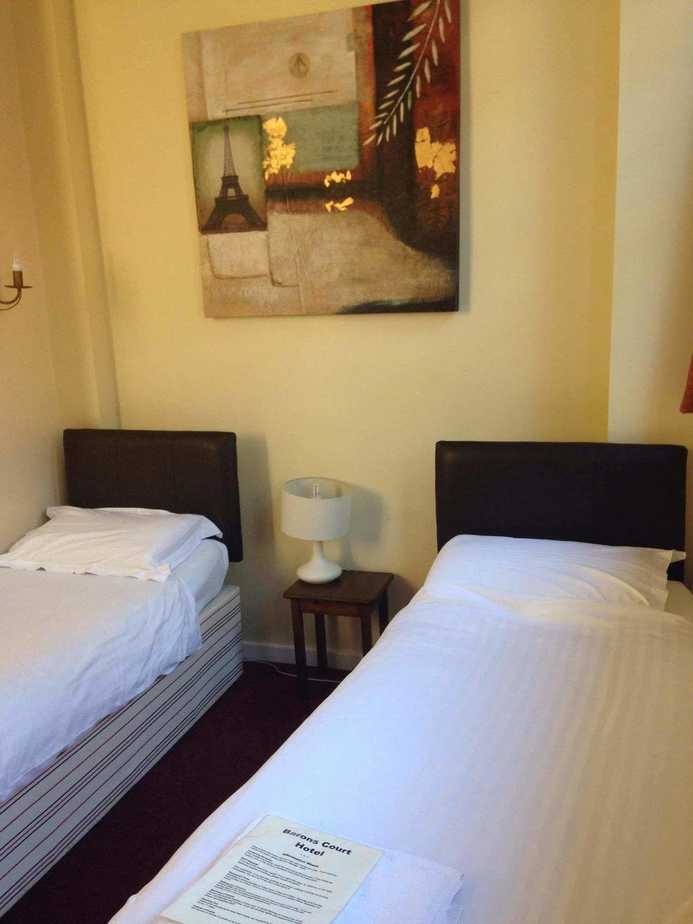 Barons Court Hotel Wolverhampton Esterno foto