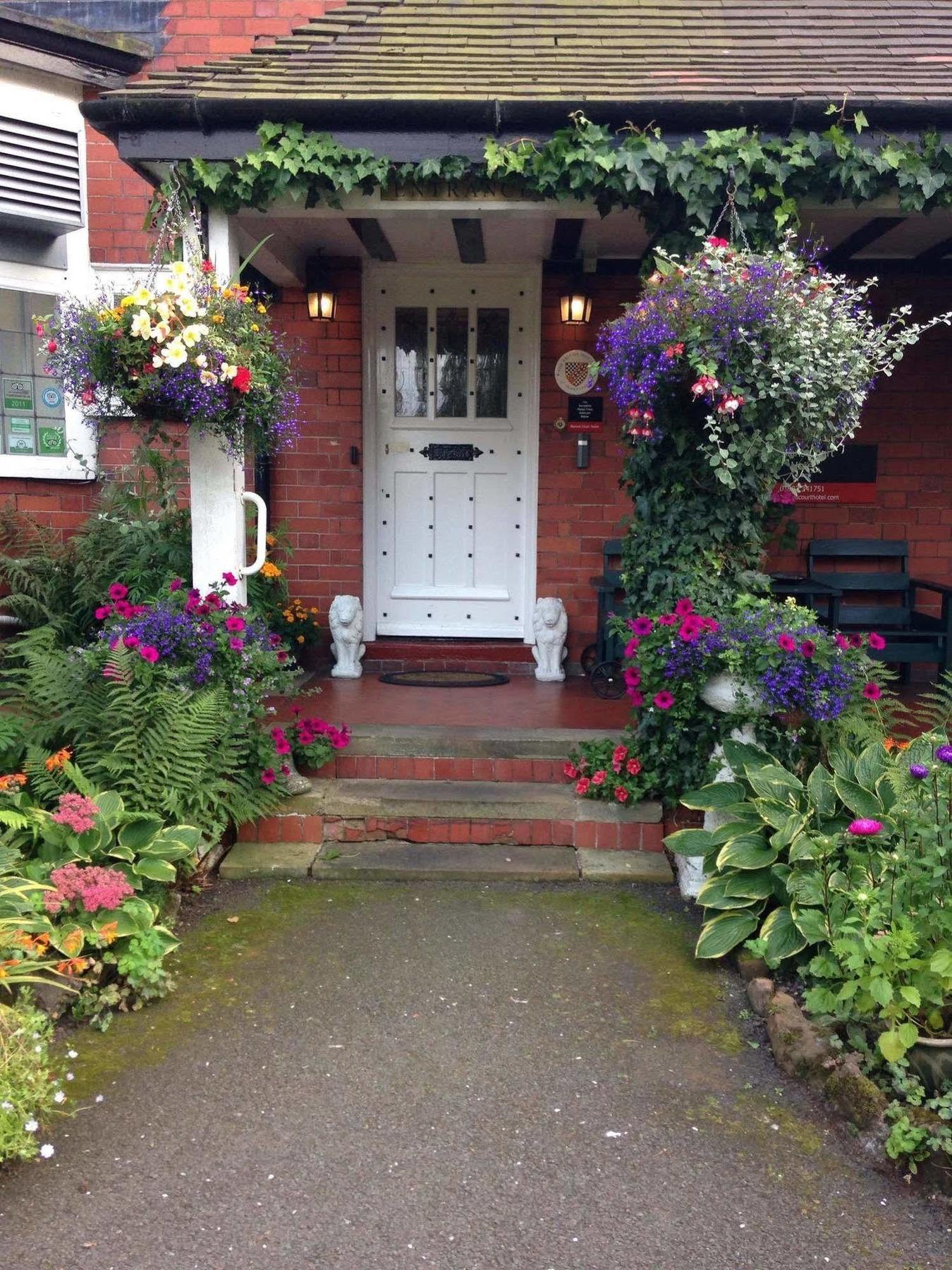 Barons Court Hotel Wolverhampton Esterno foto