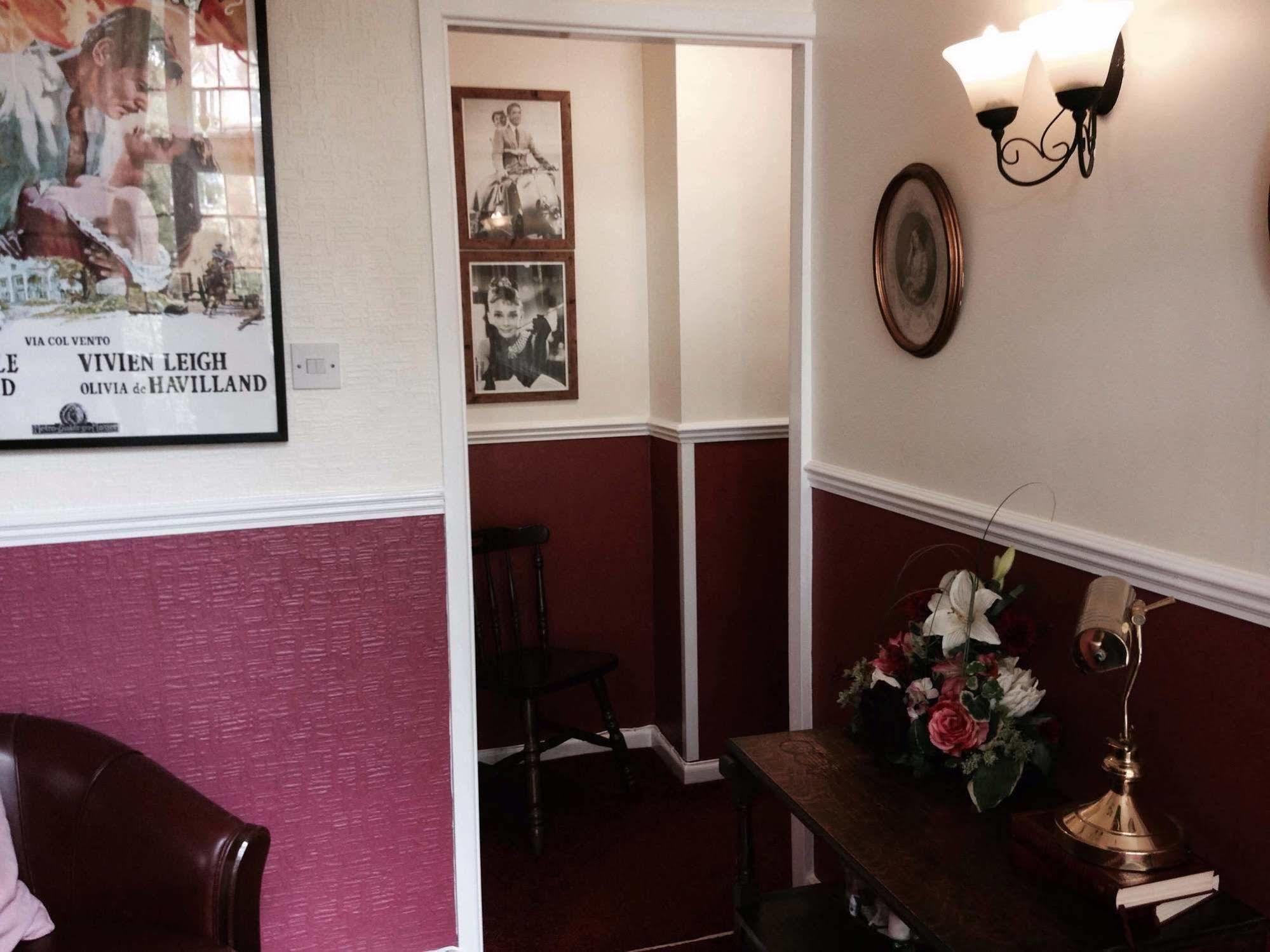 Barons Court Hotel Wolverhampton Esterno foto